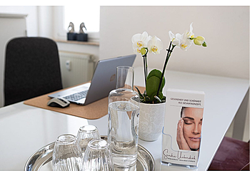 Sandra Ueberdiek – Heilpraktikerin Gesundheit und Ästhetik image Sandra Ueberdiek – Heilpraktikerin Gesundheit und Ästhetik