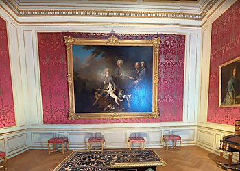 Schloss Nymphenburg image Schloss Nymphenburg