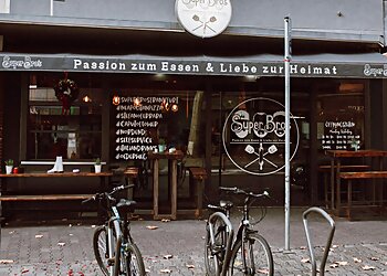 Super Bro's photo Super Bro's