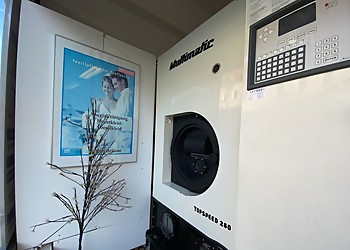 Textilreinigung und Änderungsschneiderei Alles Brilliant Vafapoor image Textilreinigung und Änderungsschneiderei Alles Brilliant Vafapoor